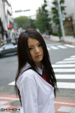 男子8年交往20多名女友骗走近700万