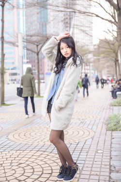 闪耀的她